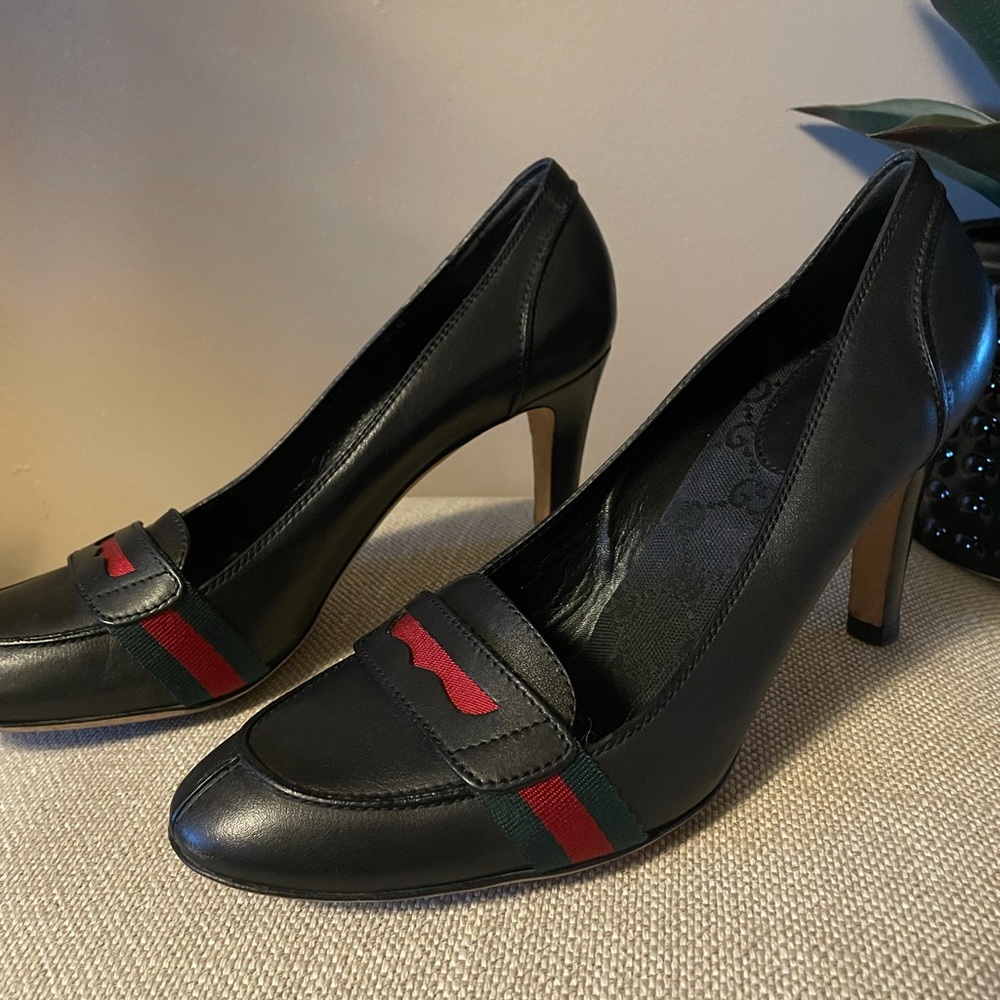 Super stylish Gucci penny loafer pump!